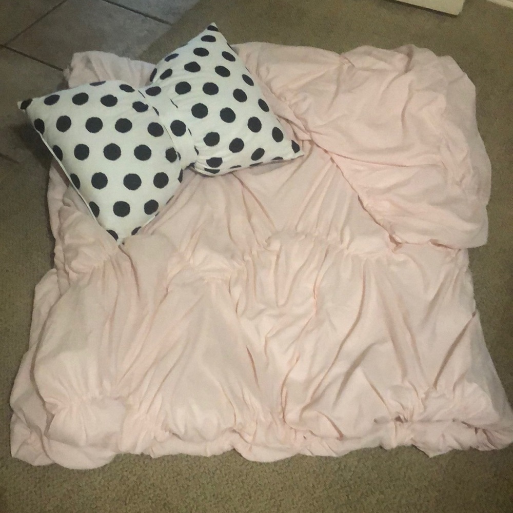 Twin Light Pink Comforter & Pillow Case